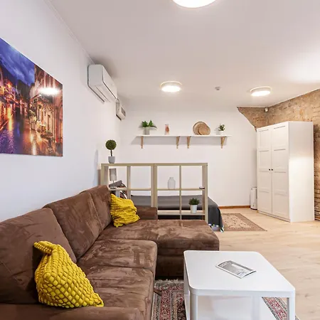 Cosy In Old Town By Urban Rent Vilnius